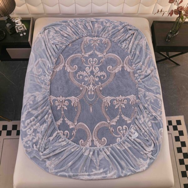 husa cocolino albastra cu ornamente regale elastic