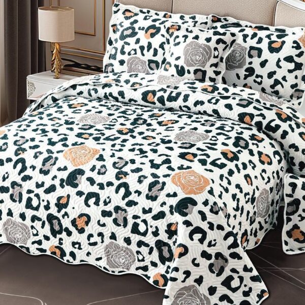 cuvertura alb negru animal print