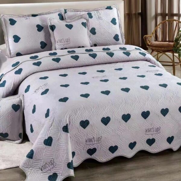 cuvertura gri cu inimioare turcoaz