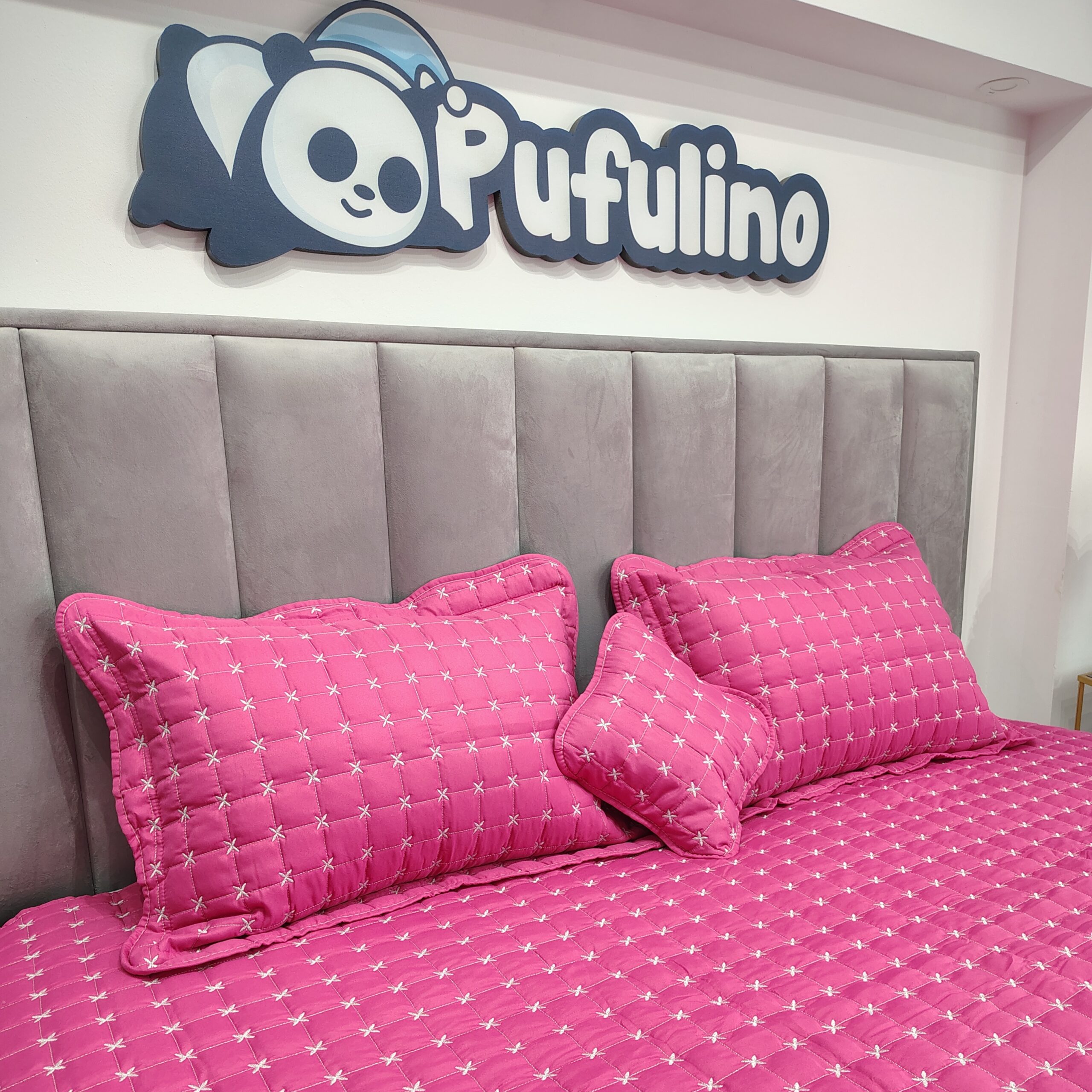 Cuvertura Brodata Magenta Fete de Perna