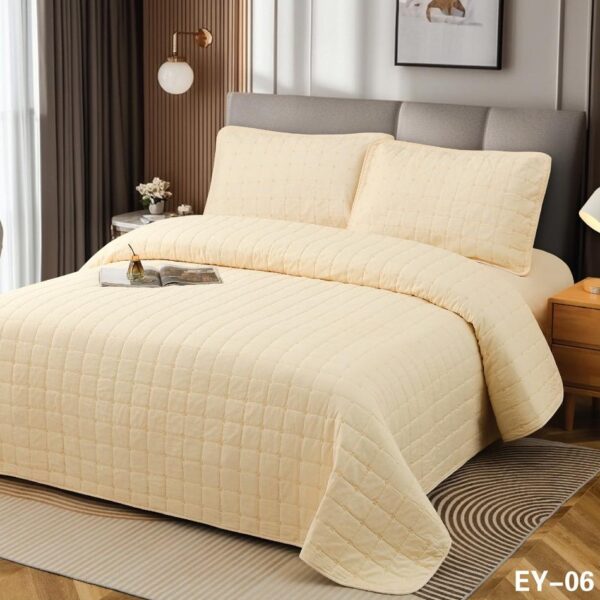 Cuvertura de pat si husa cu elastic crem