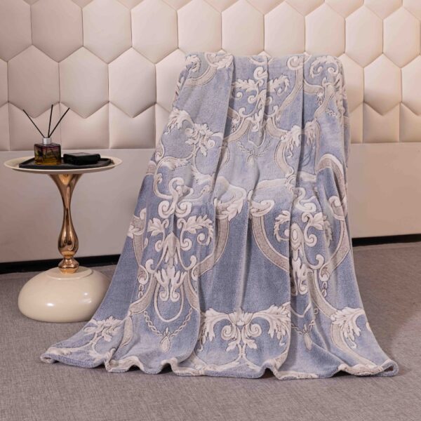 Patura Cocolino Blue Ornaments pe scaun