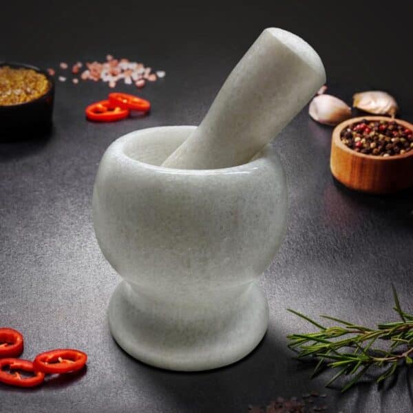 mojar cu pistil alb aproape