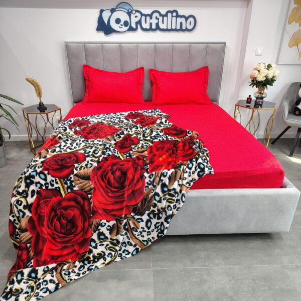 Pachet promotional husa si patura rosie cu trandafiri (1)