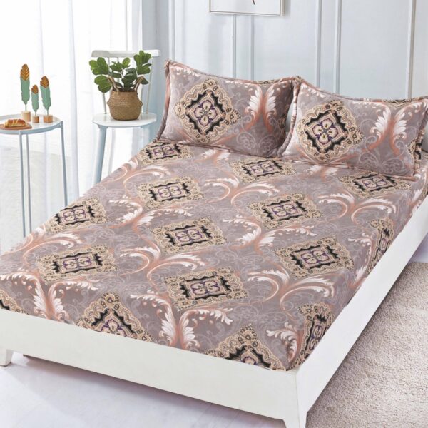 husa cocolino bej cu ornamente aurii