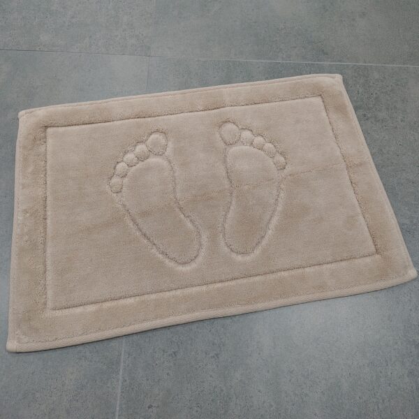 Covoras de baie pufos bej