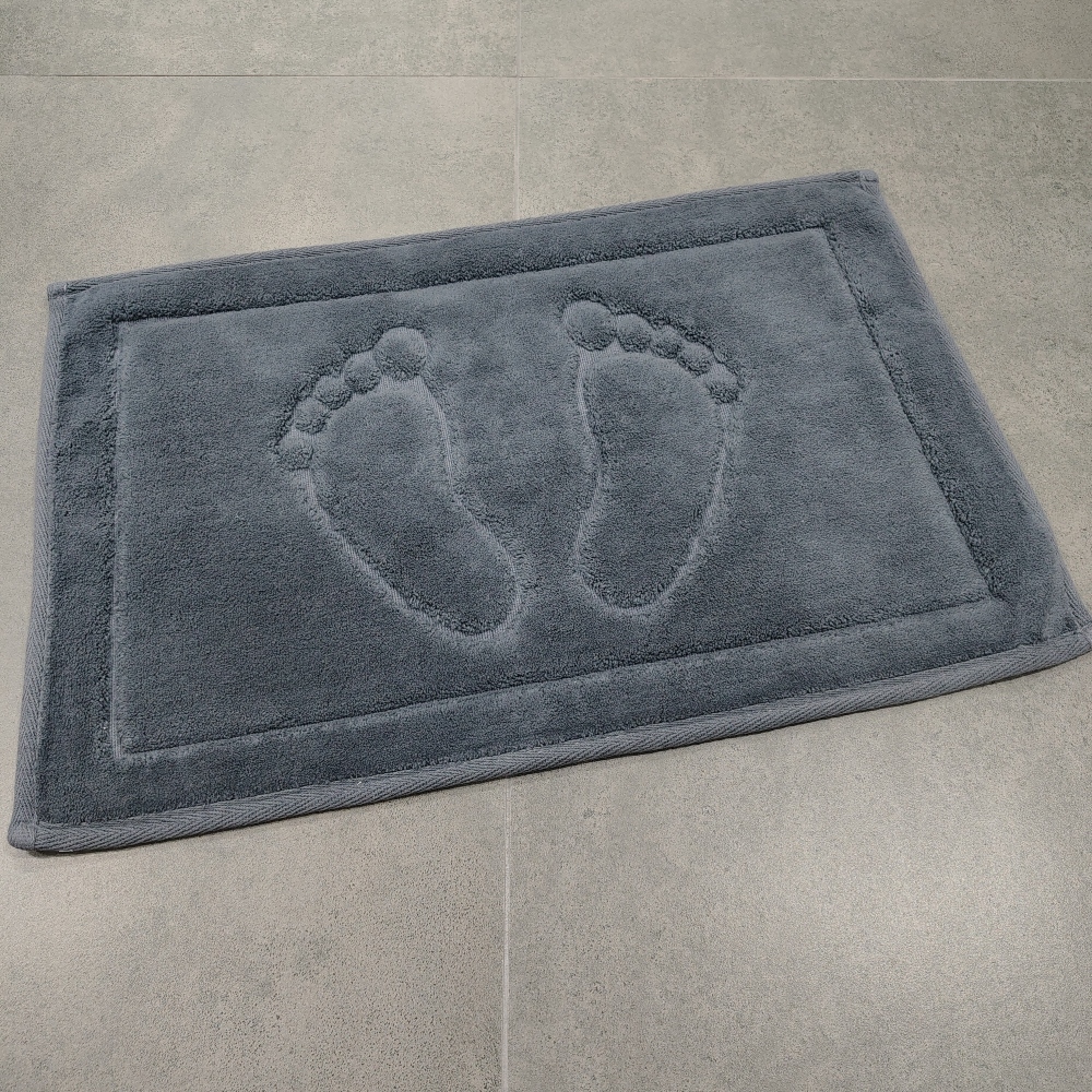 Covoras de baie pufos gri inchis Covoras de baie pufos gri inchis