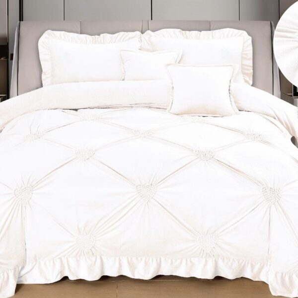 Lenjerie de pat cu pliuri si inimioare East Comfort Alb