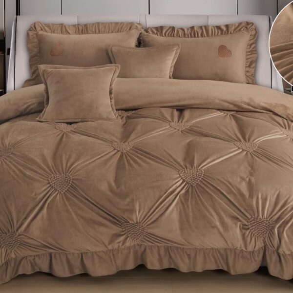 Lenjerie de pat cu pliuri si inimioare East Comfort Maro