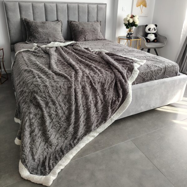 Pachet promo husa cocolino fluturi si patura blanita gri inchis profil