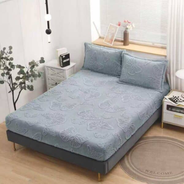 husa de pat cocolino model cu fluturasi gri deschis