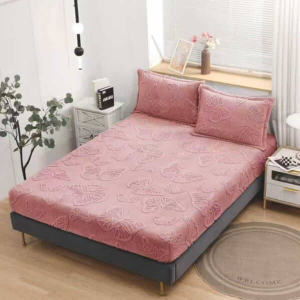 husa de pat cocolino model cu fluturasi roz