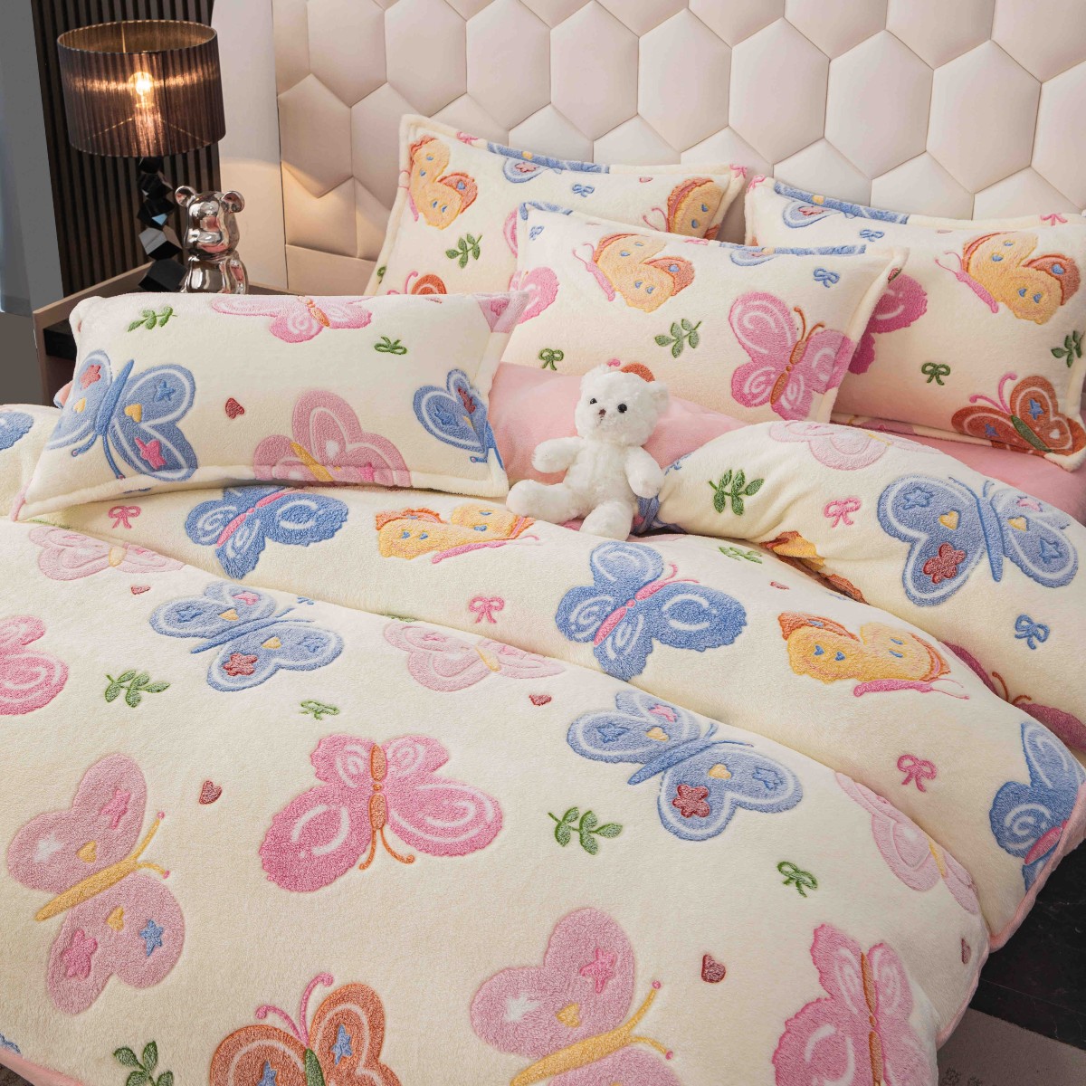 lenjerie cocolino cu elastic cu fluturi colorati aproape lenjerie cocolino cu elastic cu fluturi colorati aproape