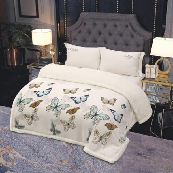 patura cu blanita crem cu fluturasi