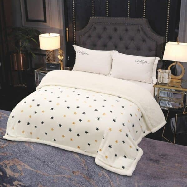 patura cu blanita crem cu stelute