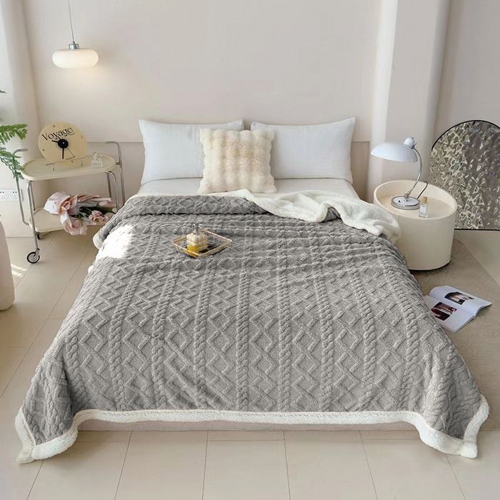 patura cu blanita uni gri deschis patura cu blanita uni gri deschis