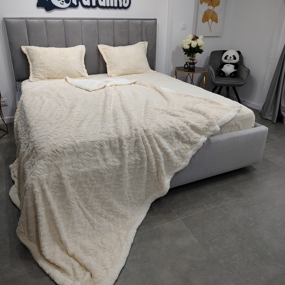 patura de pat cocoluno model cu fluturi galbena (1) patura de pat cocoluno model cu fluturi galbena (1)