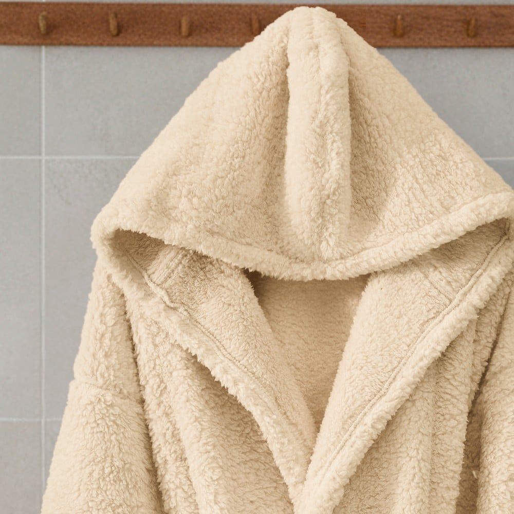 halat de baie wellsoft pufos cu gluga crem gluga halat de baie wellsoft pufos cu gluga crem gluga