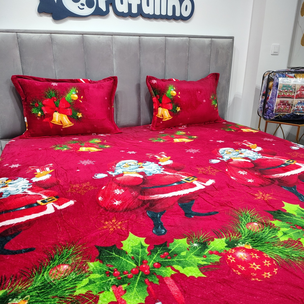 husa de pat cocolino model de craciun rosie cu mos craciun (2) husa de pat cocolino model de craciun rosie cu mos craciun